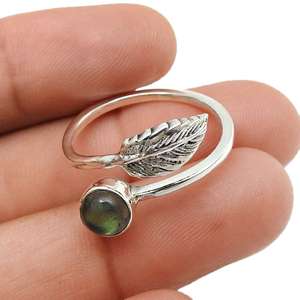 Anneaux en argent sterling 925 de style bohème pour femmes, pierre précieuse labradorite naturelle, bague cocktail avec design de feuille réglable - Product Image 3
