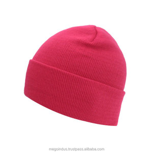Gorro de Invierno Unisex, 100% Acrílico, Gorro Cálido, Personalizable, Duradero, de Moda, para Playa y Aire Libre, con Parche de PVC de Alta Calidad - Product Image 1