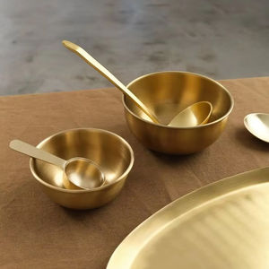 ชามทองเหลืองสำหรับเสิร์ฟพร้อมประกายสีทองเหมาะสำหรับงานแต่งงานอินเดียและการรับประทานอาหารพิธี - Product Image 1