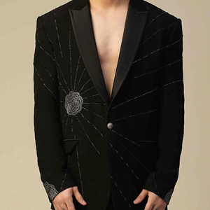 Manteau en cachemire à col montant et perles pour l'hiver, veste matelassée zippée épaisse coupe-vent tendance pour femmes européennes et américaines - Product Image 1