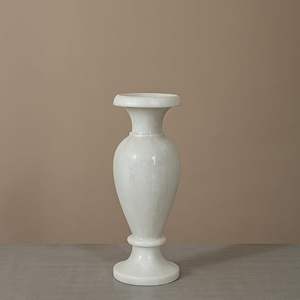 Vase à fleurs en marbre au design artistique personnalisable pour une présentation décorative de fleurs créant une atmosphère intérieure calme - Product Image 2