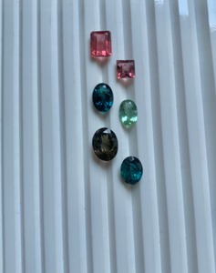 Hermosas Gemas de Turmalina Natural Multicolor de 11.60 Quilates, Corte Ovalado, Paquete Definitivo de 6 Piezas para Joyería Mehrajudin - Product Image 1