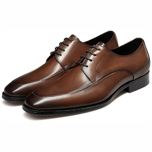 Chaussures en cuir marron pour hommes offrant des matériaux de qualité supérieure et une semelle durable, au design formel et à l'élégance formelle - Product Image 2