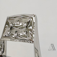 Chaise gonflable futuriste chromée électrolytique, tabouret unique à finition miroir holographique, décoration créative pour espace commercial