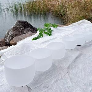 Set di Ciotole Sonore in Cristallo di Quarzo Bianco Naturale 99,99% per Terapia del Suono - Product Image 6