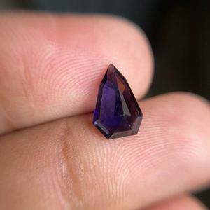 Haute qualité 100% naturel bleu Iolite Long coussin coupe pierre avec une bonne couleur et lustre qualité pierre précieuse en vrac pour la fabrication de bijoux - Product Image 1