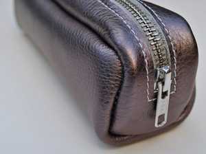 Nouvel arrivage Sac à crayons en cuir de grande capacité avec fermeture éclair Triangle Pochette à crayons Classique Luxe Bureau École Papeterie Organisateurs - Product Image 6