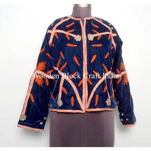 Chaqueta y Abrigo Bordado a Mano de Terciopelo Suzani, Chaqueta Corta Estilo Bohemio para Mujer, Estilo Vintage Bohemio, Chaqueta Suzani Colorida - Product Image 4