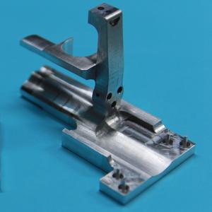 Services d'usinage CNC de précision Duc Hop Fraisage et tournage de pièces en métal et aluminium sur mesure - Product Image 3