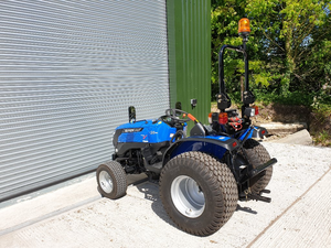 Nuevos Tractores Compactos Solis, Solis 26 4x4 con Neumáticos para Césped, Tractor Agrícola Solis 26 HST+(Plus) 4x4 con Certificación CE/EPA Diésel - Product Image 5