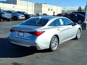 Toyota Avalon Hybrid XLE 2022 - Product Image 5