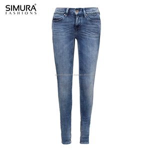 Jeans de Mezclilla Stonewashed de Pierna Recta y Cintura Media para Mujer, Estilo Casual, Tela de Algodón/Spandex, Marca SIMURA - Product Image 4