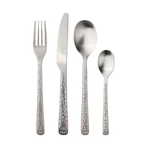 En gros Logo Personnalisé En Acier Inoxydable Léger Martelé Poignée En Acier Inoxydable Cuillère Couteau Fourchette Cadeau Promotionnel Couverts - Product Image 1