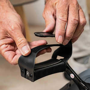 Sistema de Pedaleo Asistido Eléctrico Velora 3000 para Uso Doméstico con Tapete y Control Remoto Beneficia Brazos y Piernas - Product Image 4