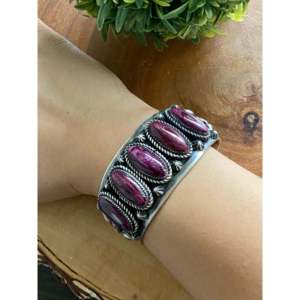 โทนี่ ยาซซี่ กำไลข้อมือเงินสเตอร์ลิงประดับมุกสีม่วง ของสะสมทางวัฒนธรรม - Product Image 2