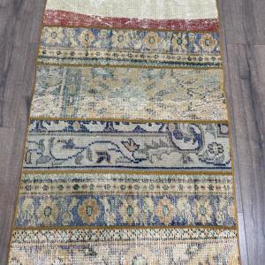 Tapis turc vintage écologique vert abstrait en patchwork de laine avec envers en latex, 2,3 x 10,5 pieds - Product Image 3