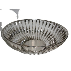 Cuenco de metal maravilloso, sofisticado, moderno. Adecuado para frutas, dulces, decoración, etc. - Product Image 1