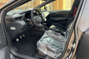 LISTO PARA CONDUCIR - USADO, VOLANTE A LA IZQUIERDA |   CONDUCCIÓN DERECHA |   Toyota GR Corolla Morizo Edition 2023 con 36 Millas de Autonomía - Product Image 5