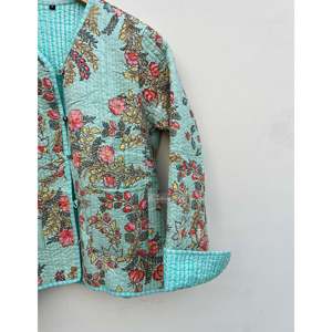 Veste bomber réversible en coton matelassé style bohème avec patchwork floral et logo personnalisé, taille XL - pour le printemps et l'automne - Product Image 3