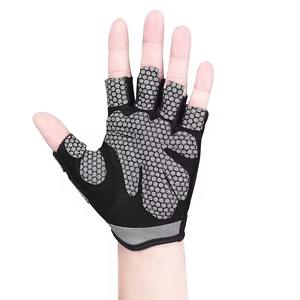 Logo personnalisé de la meilleure qualité, vente en gros par un bon fabricant, nouveau style, meilleur matériau, meilleur tarif pour les gants de fitness - Product Image 3
