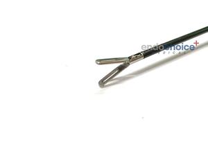 Pince fenêtrée autoclavable réutilisable 5mm x 330mm pour saisir et manipuler les tissus délicats - Product Image 3
