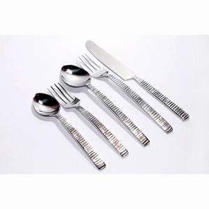 Venta directa de fábrica Cubiertos Cuchillo Tenedor Cuchara Juego de cubiertos de regalo de aniversario de boda de acero inoxidable con caja para uso en fiestas - Product Image 2