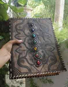 A medida hecho en chakra de color negro diseño de cuadernos de cuero repujado con piedra de ágata hecho con papel de algodón hecho a mano. - Product Image 5