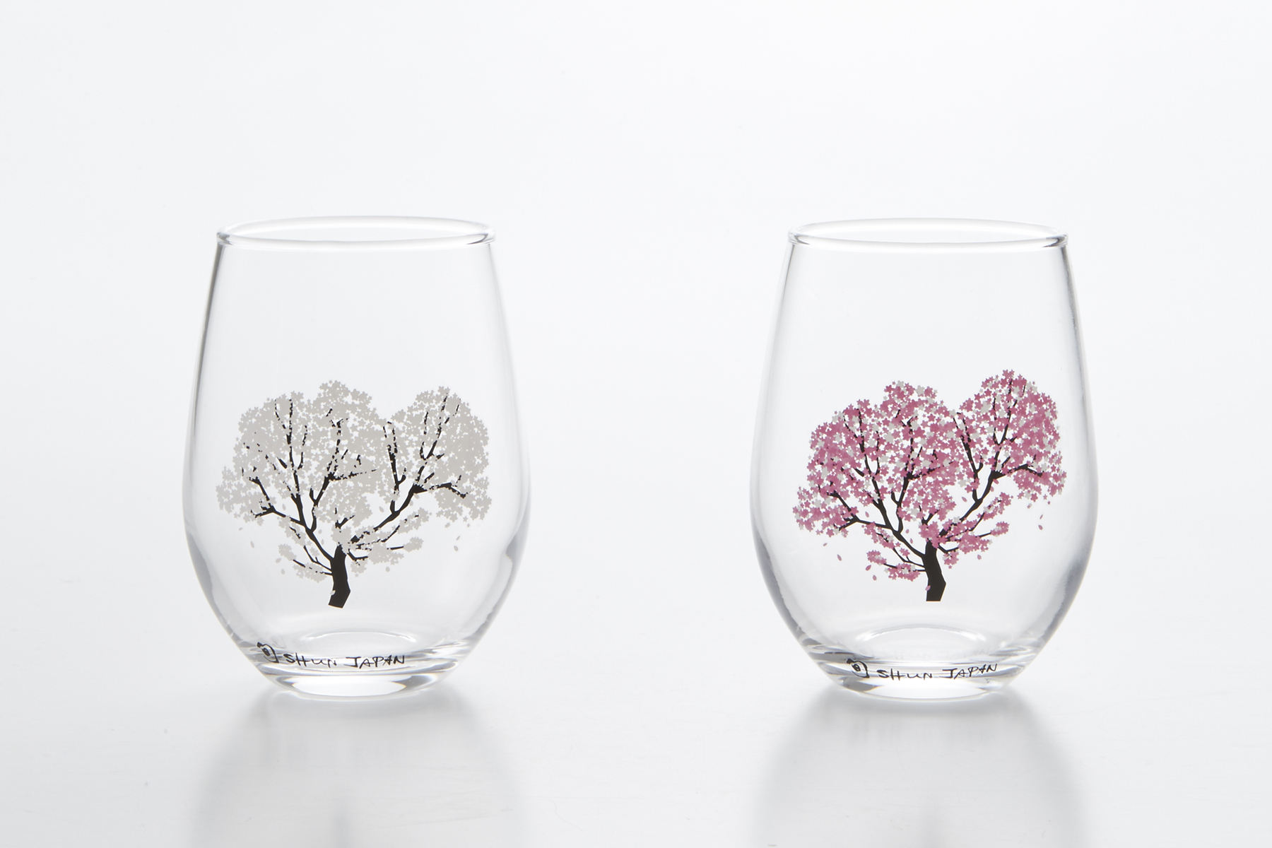 ชุดสีขาว/ชมพู