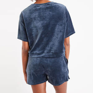 Material duradero recién llegado conjunto de pantalones cortos de terciopelo para mujer conjunto de pantalones cortos de terciopelo cómodos de gran tamaño para mujer - Product Image 5