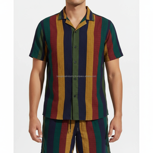 Ensemble de shorts rayés pour homme sur mesure OEM - Rayures verticales rétro multicolores, tenue décontractée d'été en 2 pièces - Product Image 3