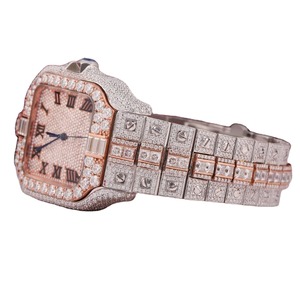 Reloj de Diamantes de Oro Rosa con Incrustaciones Completas de Calidad de Exportación, Movimiento de Cuarzo de Precisión para Eventos Casuales y Formales, Disponible para la Venta - Product Image 4