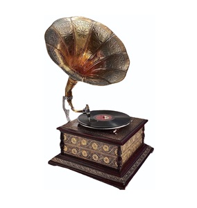 Diseño de gramófono antiguo con metal de latón de alta calidad con acabado de color antiguo decoración del hogar y artículos de regalo. - Product Image 1