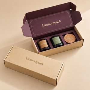 กล่องใส่เทียนรูปทรงบ้านลายทางสีขาวบริสุทธิ์แบบกำหนดเองของ Lionwrapack พร้อมโลโก้ฟอยล์สีทอง เปิดด้าน<span class=keywords><strong>หน้า</strong></span> - Product Image 2