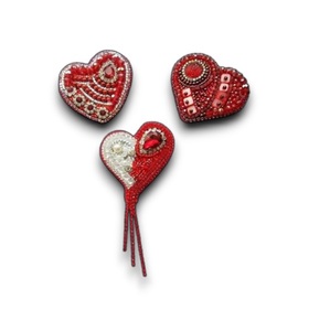 Broche de broderie perlée en cuivre en forme de coeur broche de bijoux d'amour à la mode cadeau de fiançailles de mariage pour enfants - Product Image 1