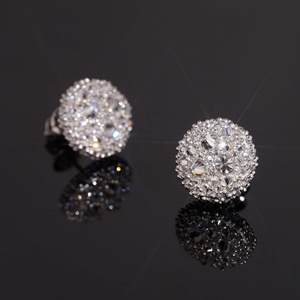 <span class=keywords><strong>Orecchini</strong></span> a Bottone da Uomo in Argento Massiccio con Moissanite VVS Incastonata a Mosaico Invertito - Product Image 5