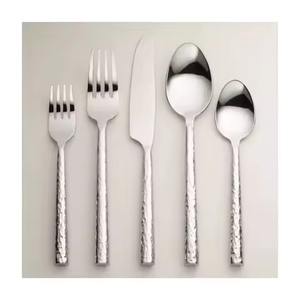 Ensemble de couverts en acier inoxydable au design moderne pour la maison, ensemble de couverts martelés faits à la main, ensemble de 5 pièces pour la cuisine et la table - Product Image 1