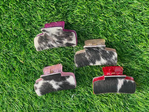 Nouvelle arrivée vente chaude élégant véritable fait à la main en cuir de vachette fourrure pince à cheveux personnalisé pince en cuir accessoires pour femmes - Product Image 4