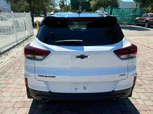 USADO 2023 Volante a la izquierda Bajo kilometraje Transmisión automática Asientos de cuero Sin accidentes y listo para enviar - Product Image 5