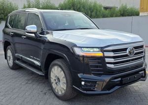 โตโยต้า แลนด์ครุยเซอร์ ดีเซล วีเอ็กซ์อาร์ ปี 2025 เกียร์อัตโนมัติ เครื่องยนต์เทอร์โบ ขนาดยาง R20 เบาะหนัง พวงมาลัยซ้าย ภายในสีเข้ม - Product Image 4