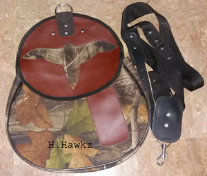 Bolsa Cordura para caza Jungle/Camo Design con correa transpirable de águila y bolsillo para carne-Esencial de cetrería - Product Image 1