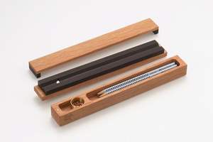 GUIDE BAMBOU FAIT À LA MAIN Ensemble de stylos cadeau de haute qualité Logo gravé personnalisé Stylo en bois avec boîte en bois - Product Image 3