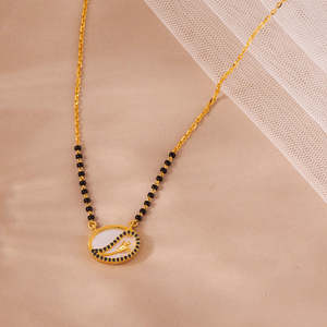 เครื่องประดับทองคำมังกัลสุตรสำหรับเธอ - Product Image 1