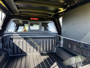 Camioneta pickup todoterreno Ranger-Type Raptor-Style 3.0 V6 2024 verificada y usada en venta, lista para conducir, en buen estado. - Product Image 3