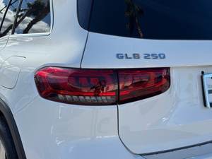 Mercedes-Benz GLB 250 FWD SUV d'occasion 2021 - Prêt à être expédié - Product Image 2