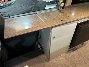 Ford Transit 150 Sportsmobile 4x4 2017 Usado, Certificado y en Buen Estado - Product Image 2