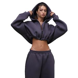 Conjunto de Top corto deportivo para mujer con abrigo con cremallera Pantalones casuales y Sudadera con capucha para otoño - Product Image 1