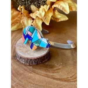 Bracelet manchette ours Navajo fait main avec incrustation multi-pierres et argent sterling, style tendance - Product Image 4