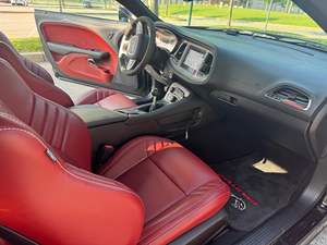 Challenger SRT Hellcat Widebody Jailbreak 2023 ~5,600 Millas, Transmisión Manual de 6 Velocidades, Motor Hemi V8 Supercargado de 717 hp - Product Image 5