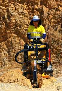 Nueva Zanjadora Mini Bigfoot Digga de 900 mm y 150 mm con Cadena Combinada de hasta 1.5T, Componentes Centrales PLC, Mejor Precio - Product Image 3