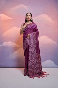 Vous cherchez la même couleur beau saree de créateur sur sari en soie banarasi de qualité supérieure avec pièce de chemisier non cousue - Product Image 5